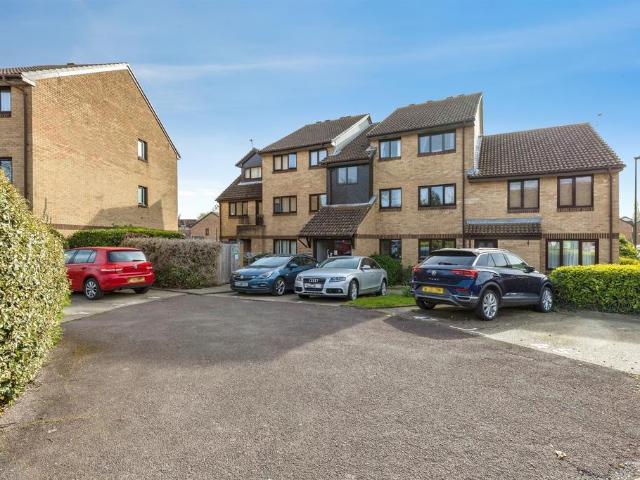 Flat for sale in North Horsham, Horsham