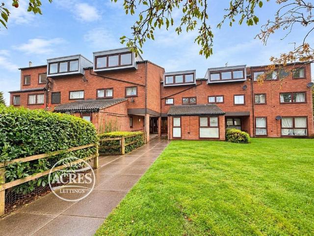 Flat for sale in Four Oaks, Birmingham