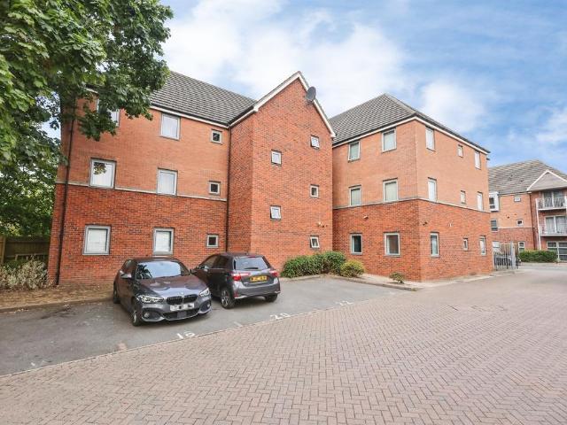 Flat for sale in Coleshill, West Midlands