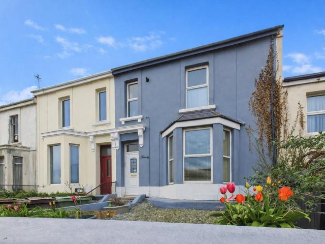 Flat for sale in Mount Wise