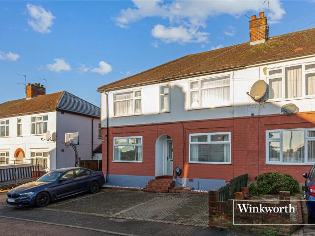Flat for sale in Brunswick Park, Greater London