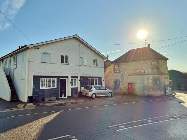 Flat for sale in Chiselhampton, Berrick Salome