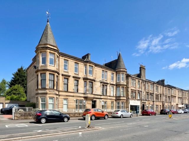 Flat for sale in Whitehaugh, Glenburn