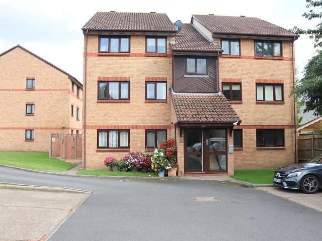 Flat for sale in Row Town, Surrey