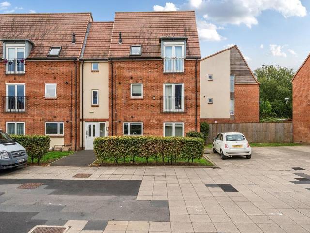 Flat for sale in High Field, York