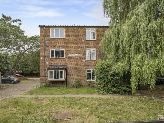 Flat for sale in London Borough of Lewisham, Greater London