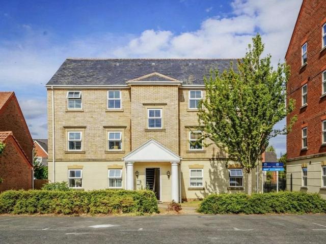 Flat for sale in Shirley, West Midlands