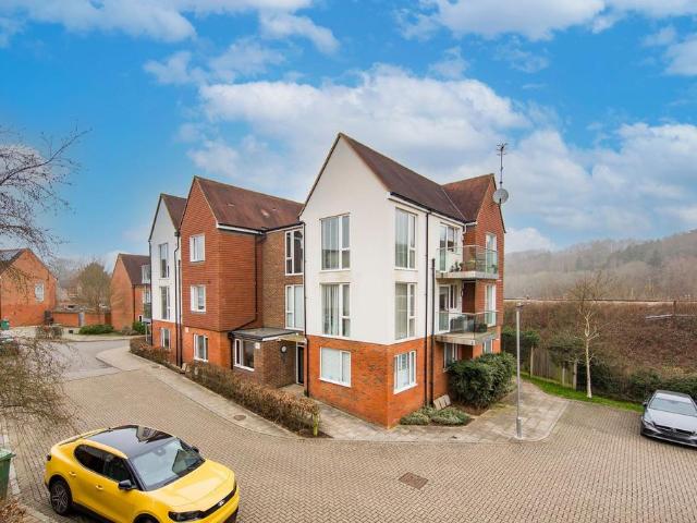 Flat for sale in Ramslye, Sandown Park