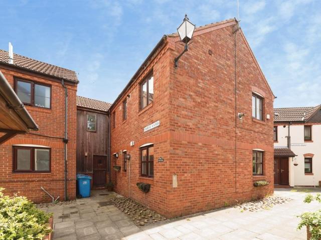 Flat for sale in Old Town, Hull