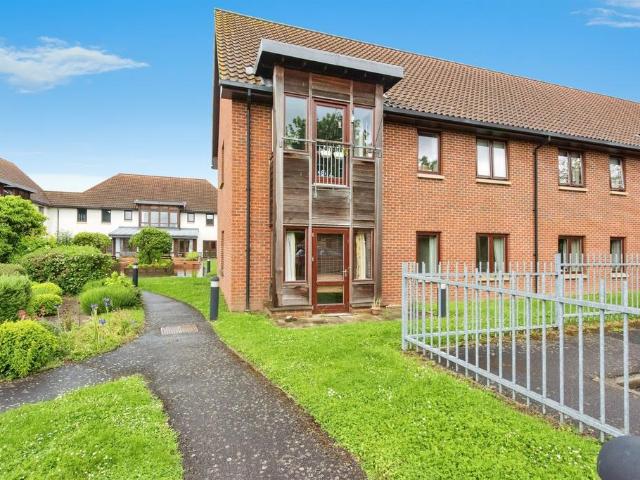 Flat for sale in Bedingfield, Suffolk