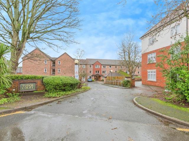 Flat for sale in Sutton Coldfield, West Midlands