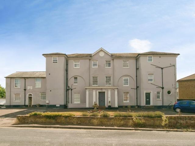 Flat for sale in Old Town, Heathlands