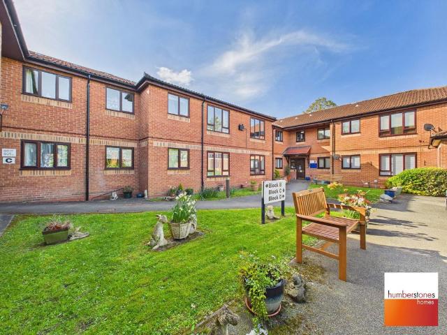 Flat for sale in Brandhall, Quinton