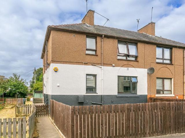 Flat for sale in Broxburn, Scotland