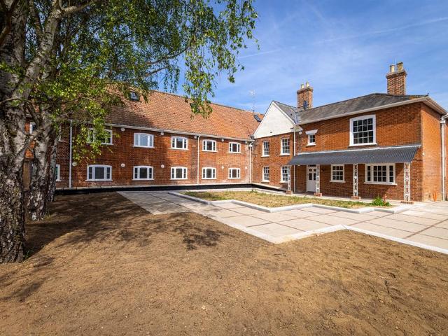 Flat for sale in Chelmondiston, Suffolk