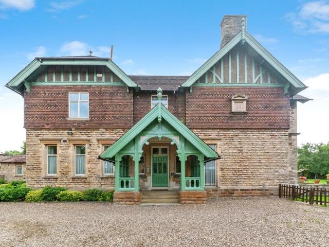 Flat for sale in Grantham, Barholm