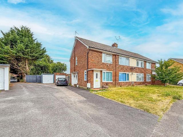 Flat for sale in Wellsprings, Rumwell