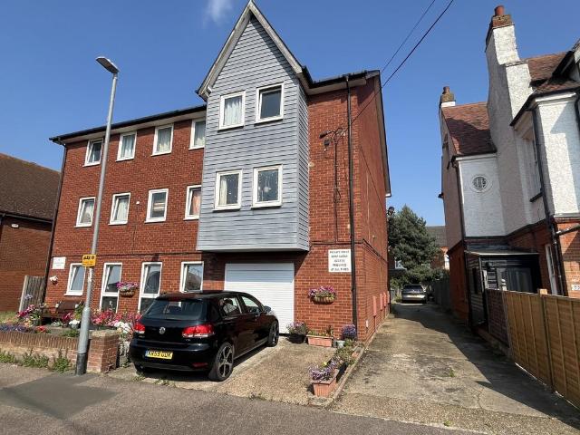 Flat for sale in Walton, Eastbridge