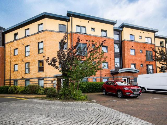 Flat for sale in Holywell Estate, North Watford