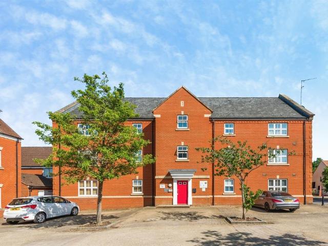 Flat for sale in Oakhurst, Haydon Wick