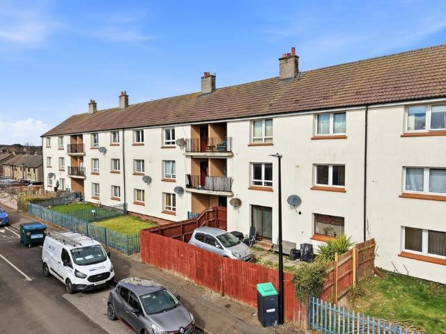 Flat for sale in Douglas, Scotland
