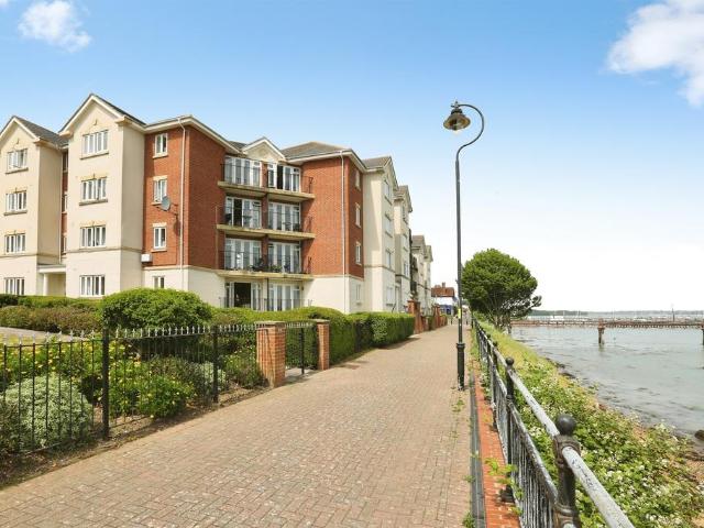 Flat for sale in Hardway, Middlecroft