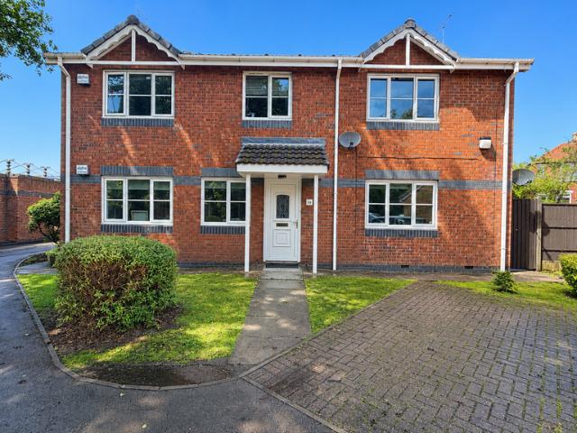 Flat for sale in Bramhall, Greater Manchester