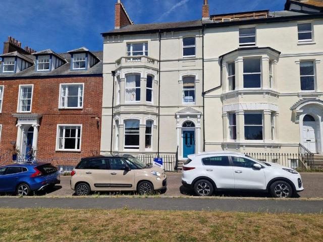 Flat for sale in Withycombe, Budlake