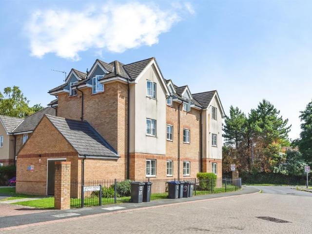 Flat for sale in Bishops Cannings, Wiltshire