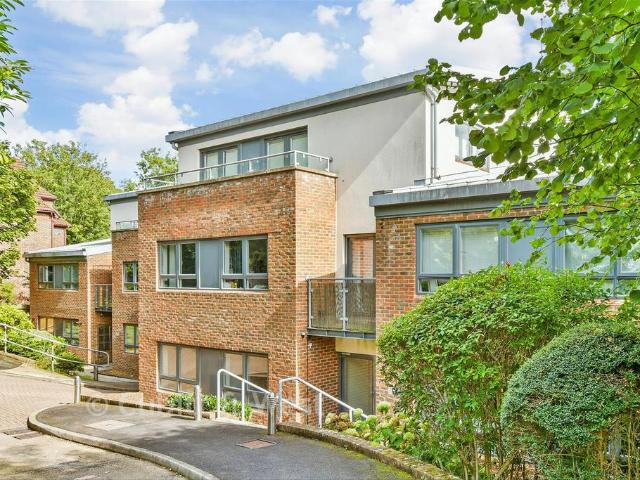 Flat for sale in London Borough of Croydon, Greater London