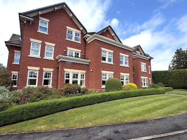 Flat for sale in Hazel Grove, Greater Manchester