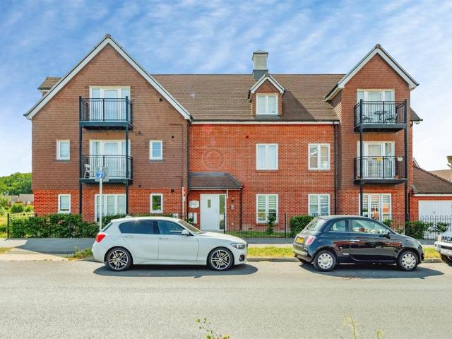 Flat for sale in Greenfields, Red Hill