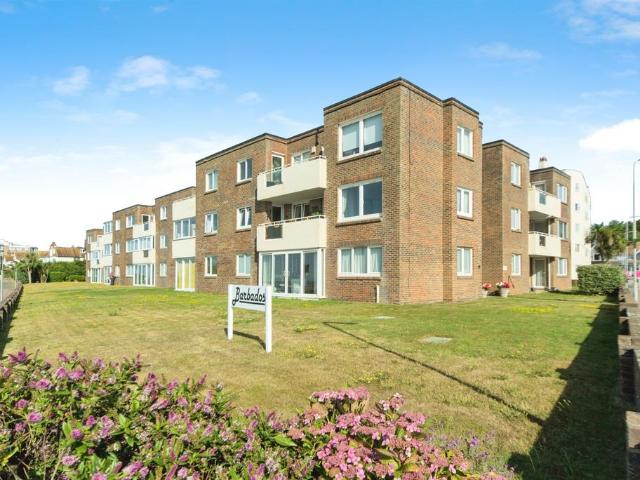 Flat for sale in Central, Heathlands