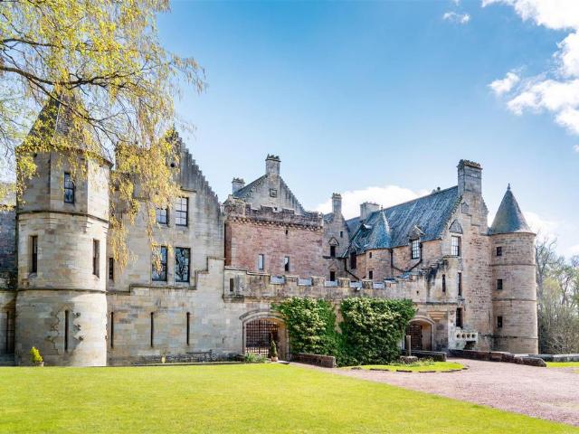 Flat for sale in Motherwell, Scotland