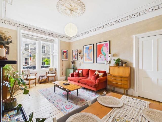 Flat for sale in North Leith, Leith