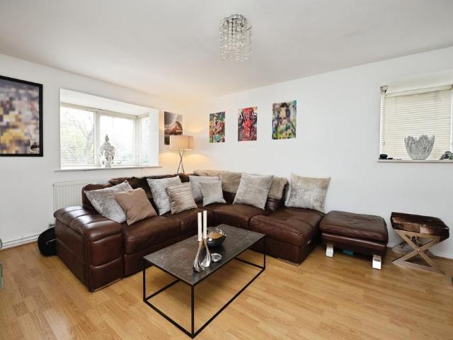 Flat for sale in Harold Hill, Greater London