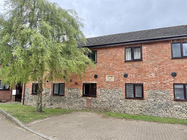 Flat for sale in Redenhall with Harleston, Burgh St Peter