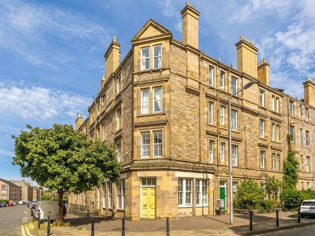 Flat for sale in Lorne, Pilrig