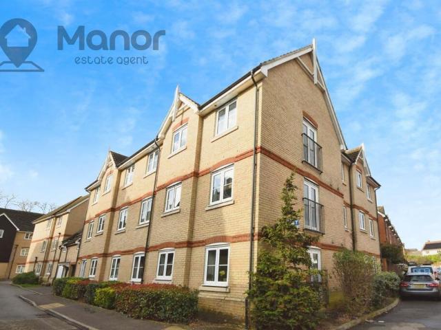 Flat for sale in Chelmsford, Essex