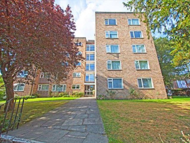 Flat for sale in Hendon, Greater London