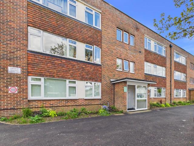 Flat for sale in West Worthing, Worthing