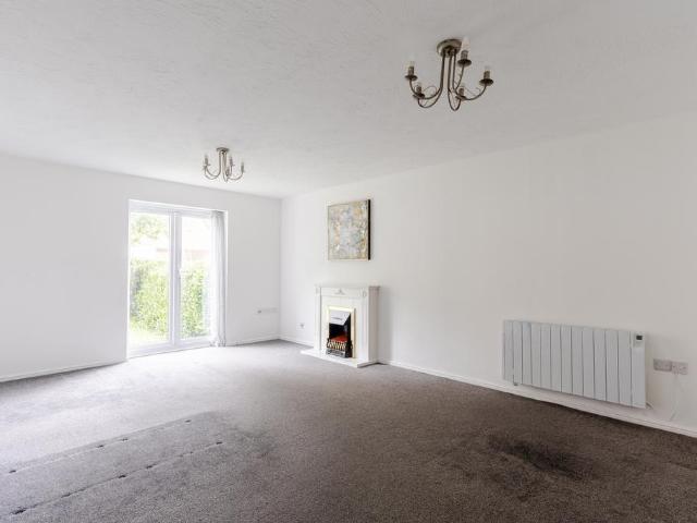 Flat for sale in Frenchay, South Gloucestershire