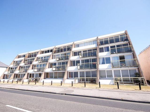 Flat for sale in Lee-on-the-solent, Lee-on-the-Solent
