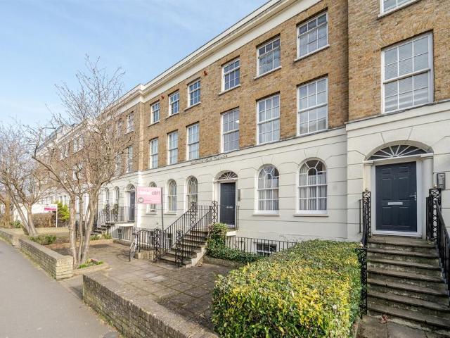 Flat for sale in Maidenhead