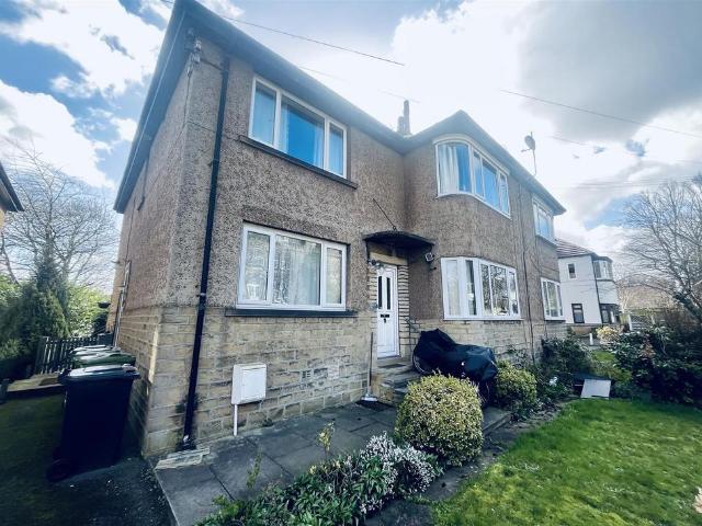 Flat for sale in Highfields, Huddersfield