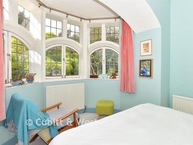 Flat for sale in Crowborough Warren, Cross In Hand