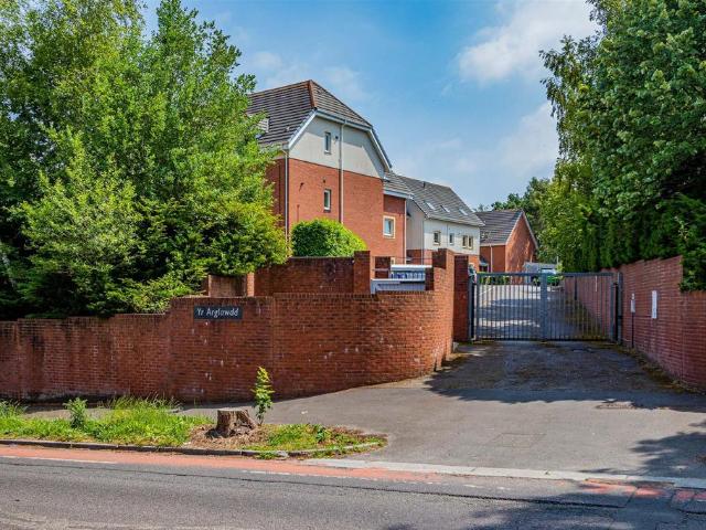 Flat for sale in Falcon Lodge, Wales
