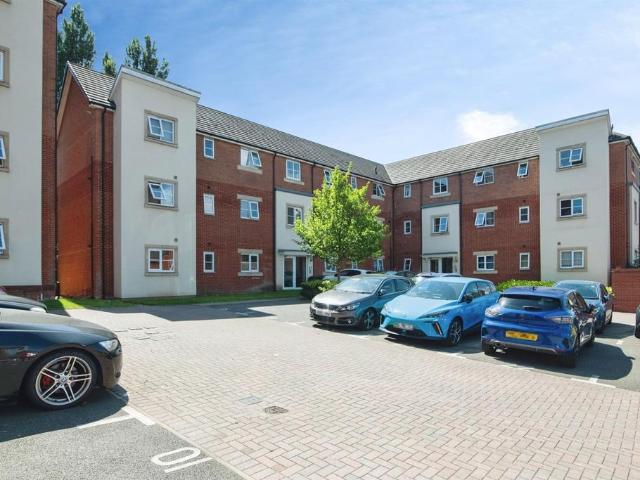 Flat for sale in Bearwood, West Midlands