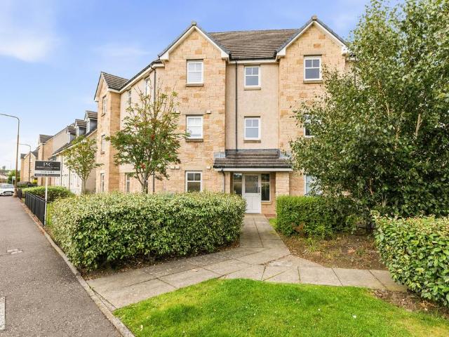 Flat for sale in Bathgate, Scotland