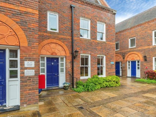 Flat for sale in Southcourt, Aylesbury